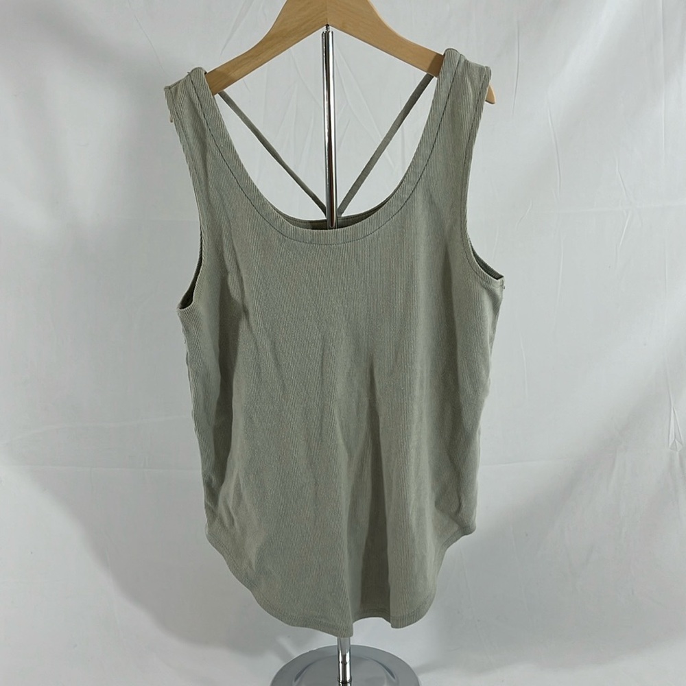 Excellent Pre-Owned Condition Chaser Tank Top Sz Sm in Gorgeous Green